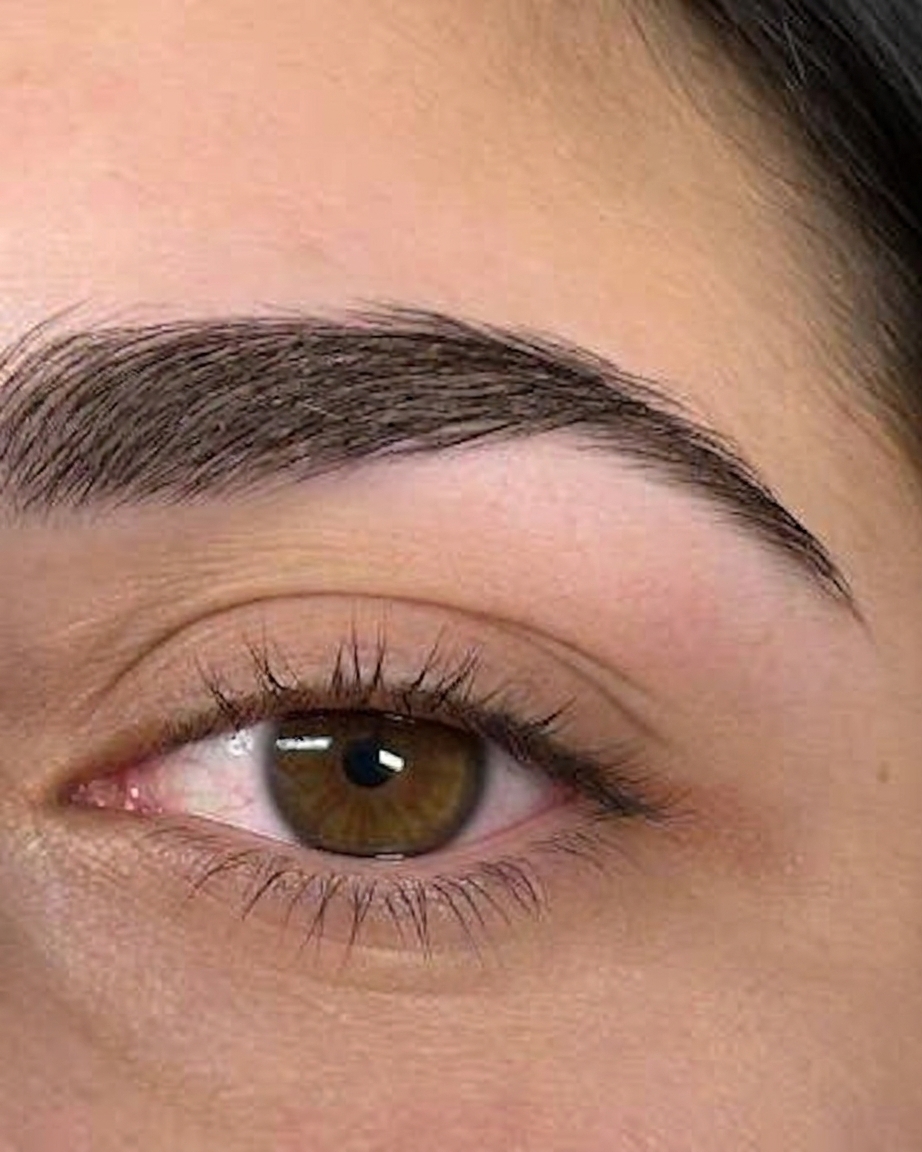 Auge ohne Wimpernverlängerung